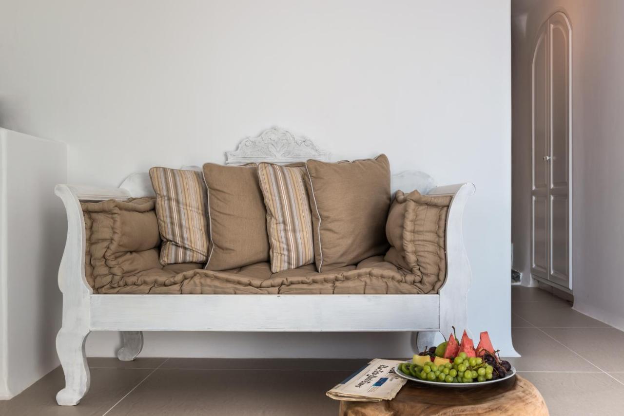 Nefeles Luxury Suites Fira  Eksteriør bilde